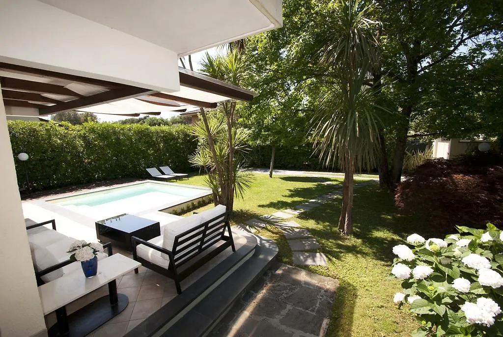 Villa Nicolina فورتي دي مارمي 0*,  إيطاليا